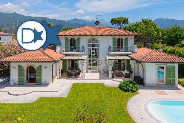 casa indipendente in vendita a Forte dei Marmi in zona Vittoria Apuana