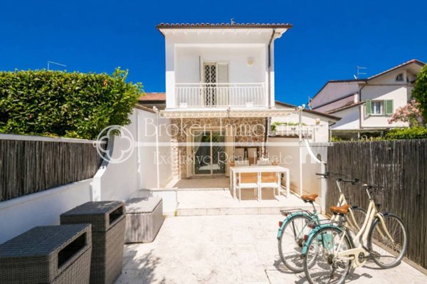 casa indipendente in vendita a Forte dei Marmi