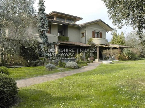 casa indipendente in vendita a Forte dei Marmi
