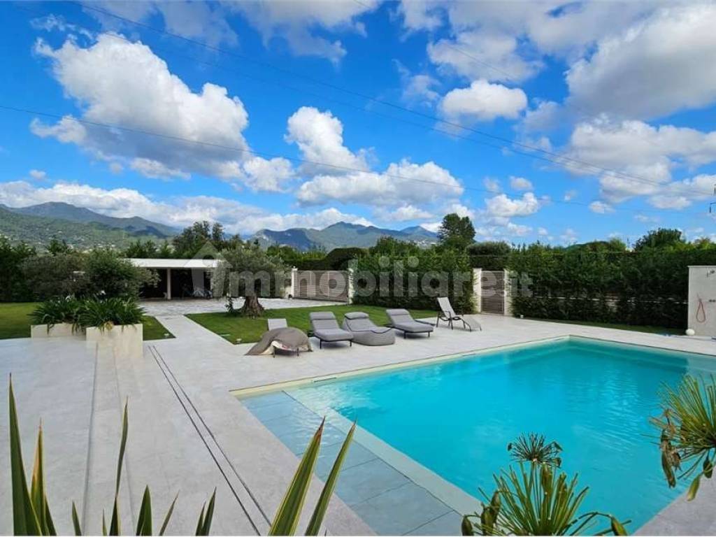 casa indipendente in vendita a Forte dei Marmi