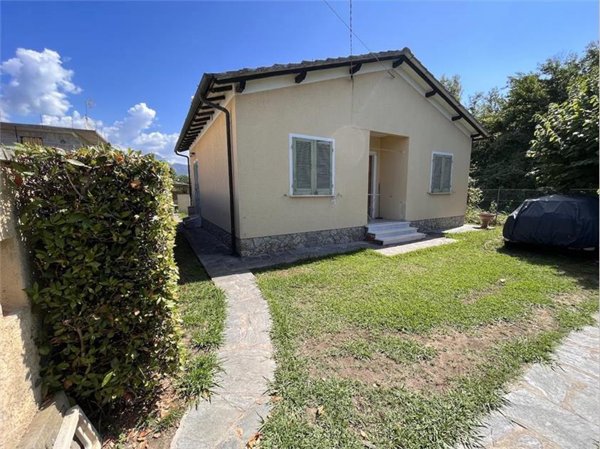 casa indipendente in vendita a Forte dei Marmi in zona Roma Imperiale