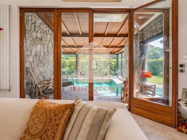 casa indipendente in vendita a Forte dei Marmi in zona Vittoria Apuana