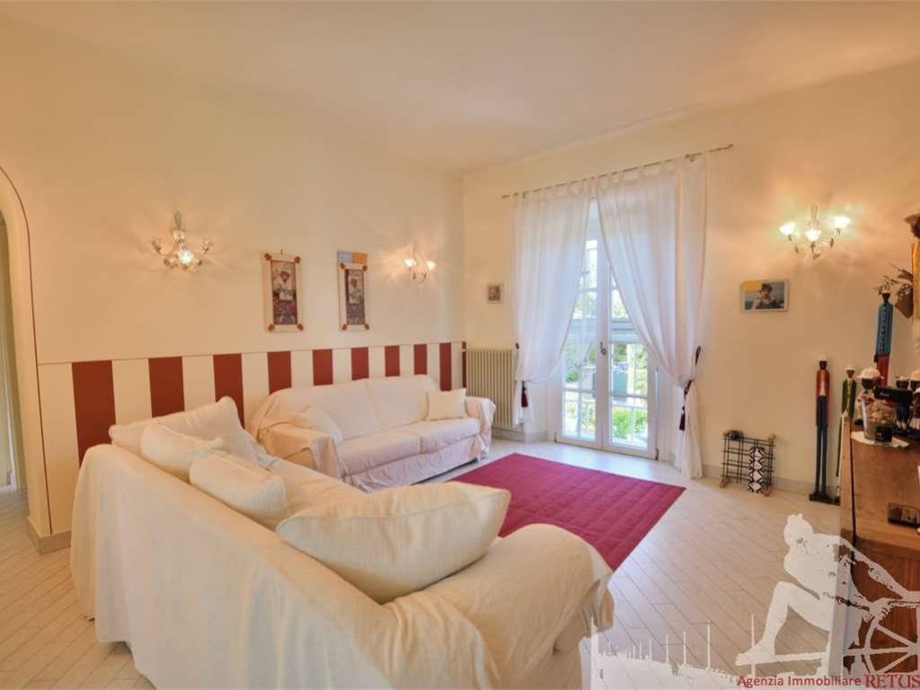 appartamento in vendita a Forte dei Marmi in zona Vaiana