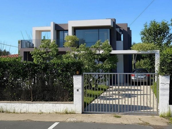 casa indipendente in vendita a Forte dei Marmi in zona Roma Imperiale