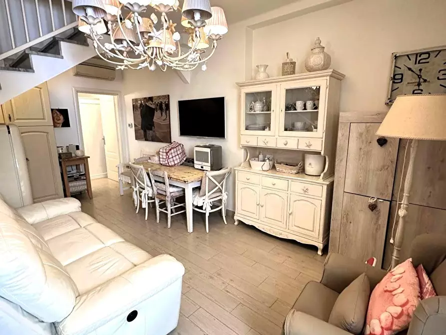 casa indipendente in vendita a Forte dei Marmi in zona Roma Imperiale