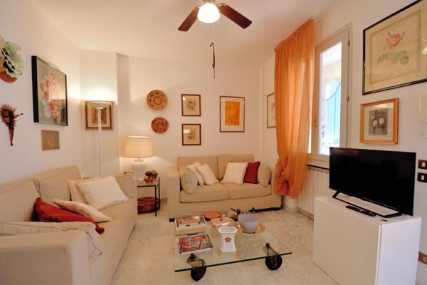 appartamento in vendita a Forte dei Marmi in zona Roma Imperiale