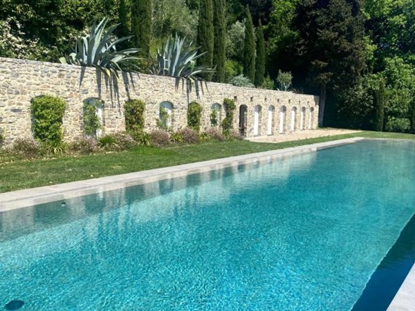 casa indipendente in vendita a Forte dei Marmi in zona Vittoria Apuana