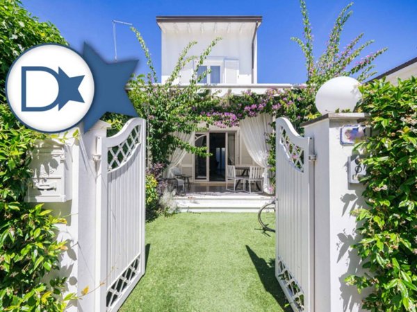 casa indipendente in vendita a Forte dei Marmi