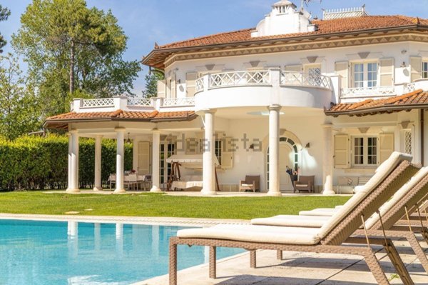 casa indipendente in vendita a Forte dei Marmi in zona Vittoria Apuana