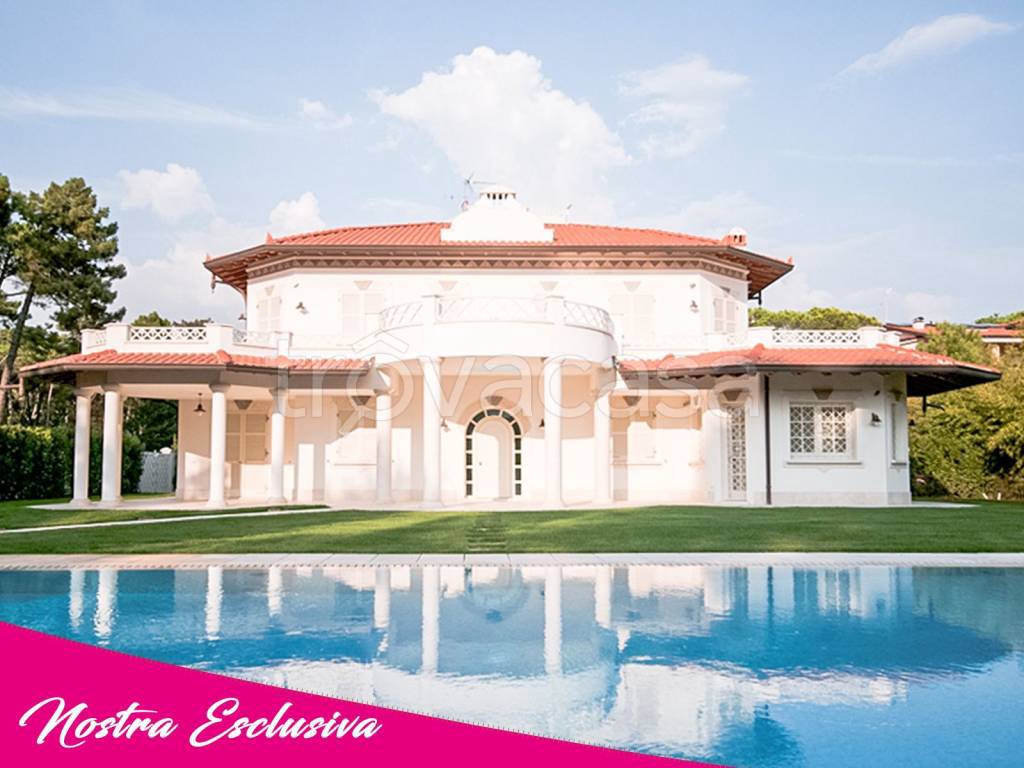 casa indipendente in vendita a Forte dei Marmi in zona Vittoria Apuana