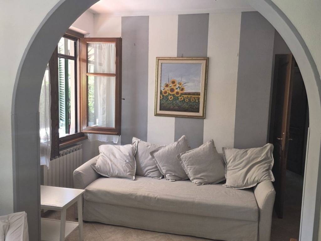 casa indipendente in vendita a Forte dei Marmi in zona Vittoria Apuana
