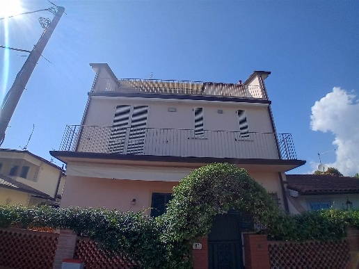 appartamento in vendita a Forte dei Marmi in zona Vittoria Apuana