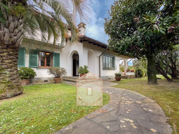 casa indipendente in vendita a Forte dei Marmi