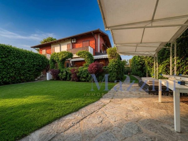 casa indipendente in vendita a Forte dei Marmi in zona Vittoria Apuana
