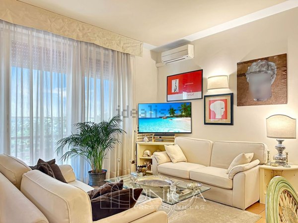 appartamento in vendita a Forte dei Marmi in zona Vittoria Apuana