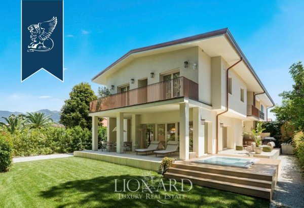 casa indipendente in vendita a Forte dei Marmi