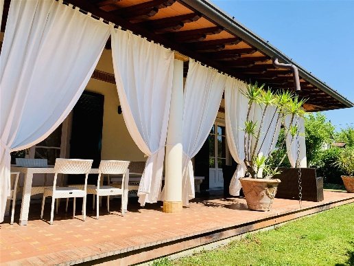 casa indipendente in vendita a Forte dei Marmi in zona Vittoria Apuana