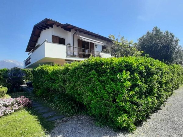 appartamento in vendita a Forte dei Marmi in zona Vaiana