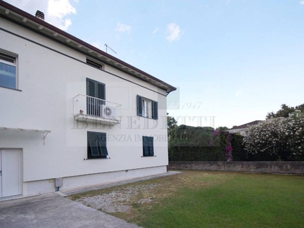 appartamento in vendita a Forte dei Marmi in zona Roma Imperiale