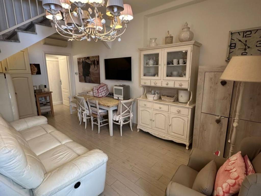 casa indipendente in vendita a Forte dei Marmi in zona Vittoria Apuana