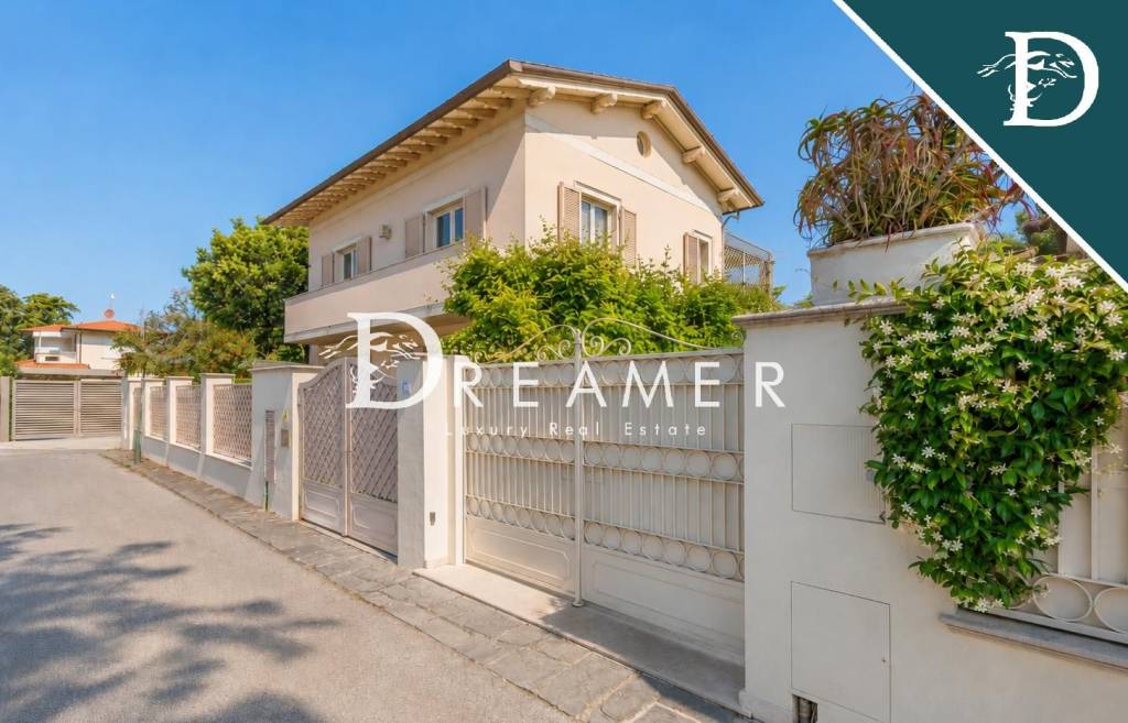 casa indipendente in vendita a Forte dei Marmi