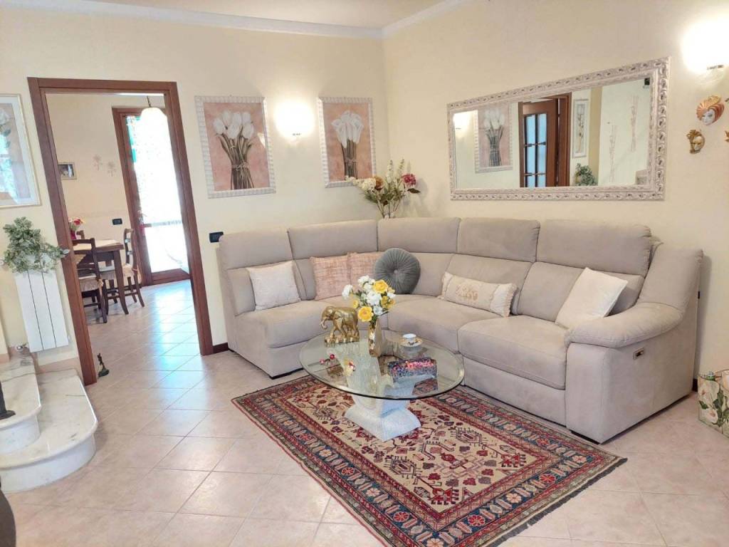 casa indipendente in vendita a Forte dei Marmi in zona Vittoria Apuana