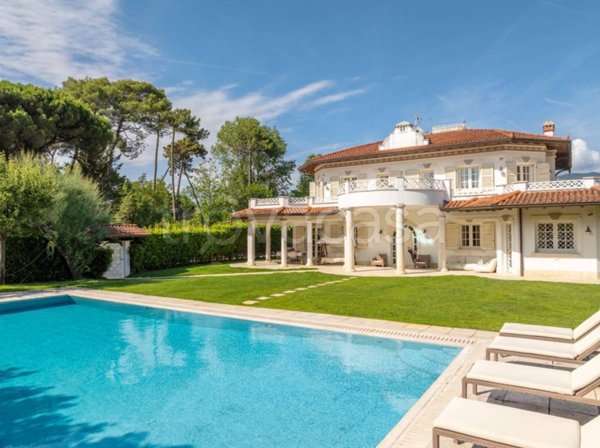 casa indipendente in vendita a Forte dei Marmi in zona Vittoria Apuana