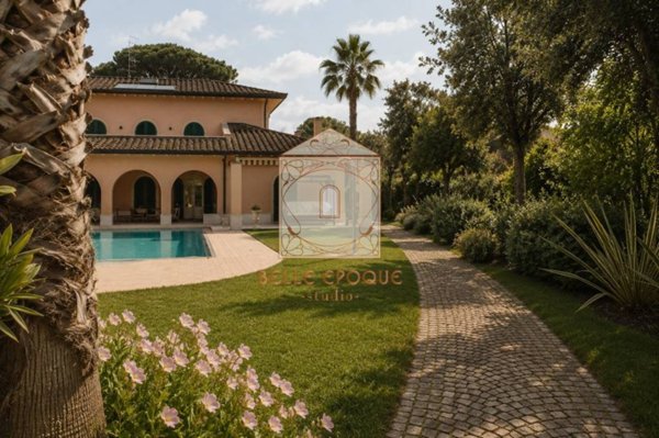 casa indipendente in vendita a Forte dei Marmi in zona Vittoria Apuana