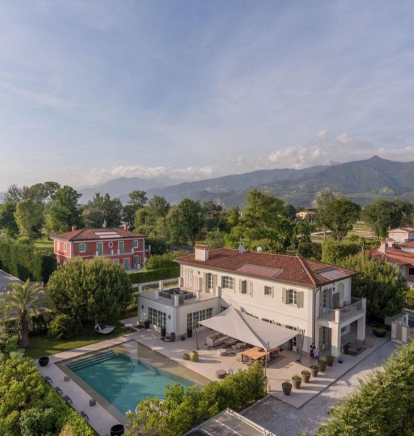 casa indipendente in vendita a Forte dei Marmi in zona Vittoria Apuana