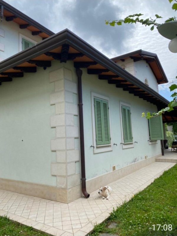 casa indipendente in vendita a Forte dei Marmi in zona Roma Imperiale