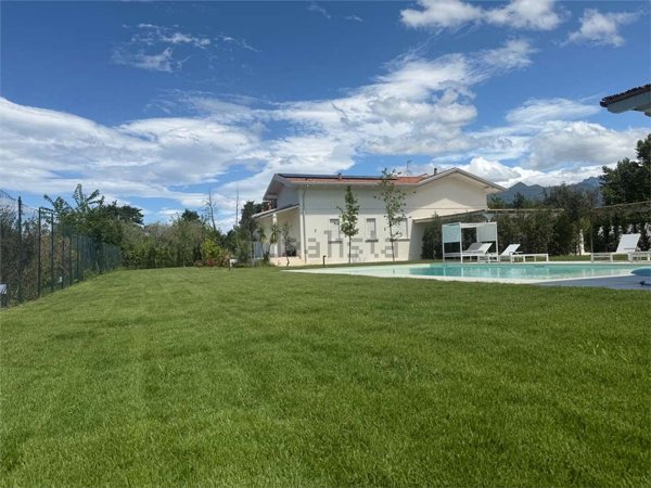 casa indipendente in vendita a Forte dei Marmi