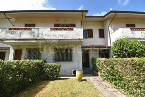 casa indipendente in vendita a Forte dei Marmi in zona Vaiana