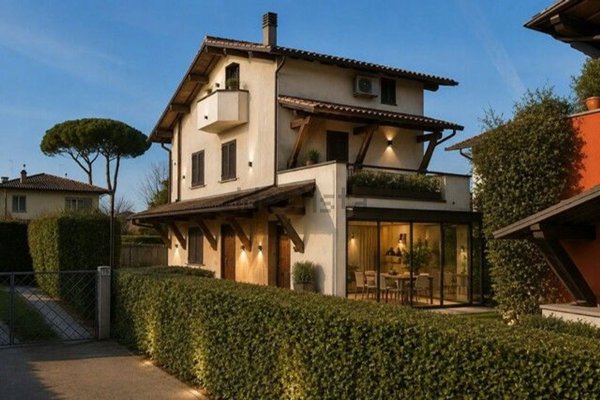 casa indipendente in vendita a Forte dei Marmi in zona Vittoria Apuana