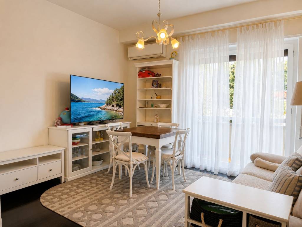 appartamento in vendita a Forte dei Marmi in zona Roma Imperiale