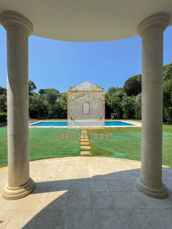 casa indipendente in vendita a Forte dei Marmi in zona Vittoria Apuana