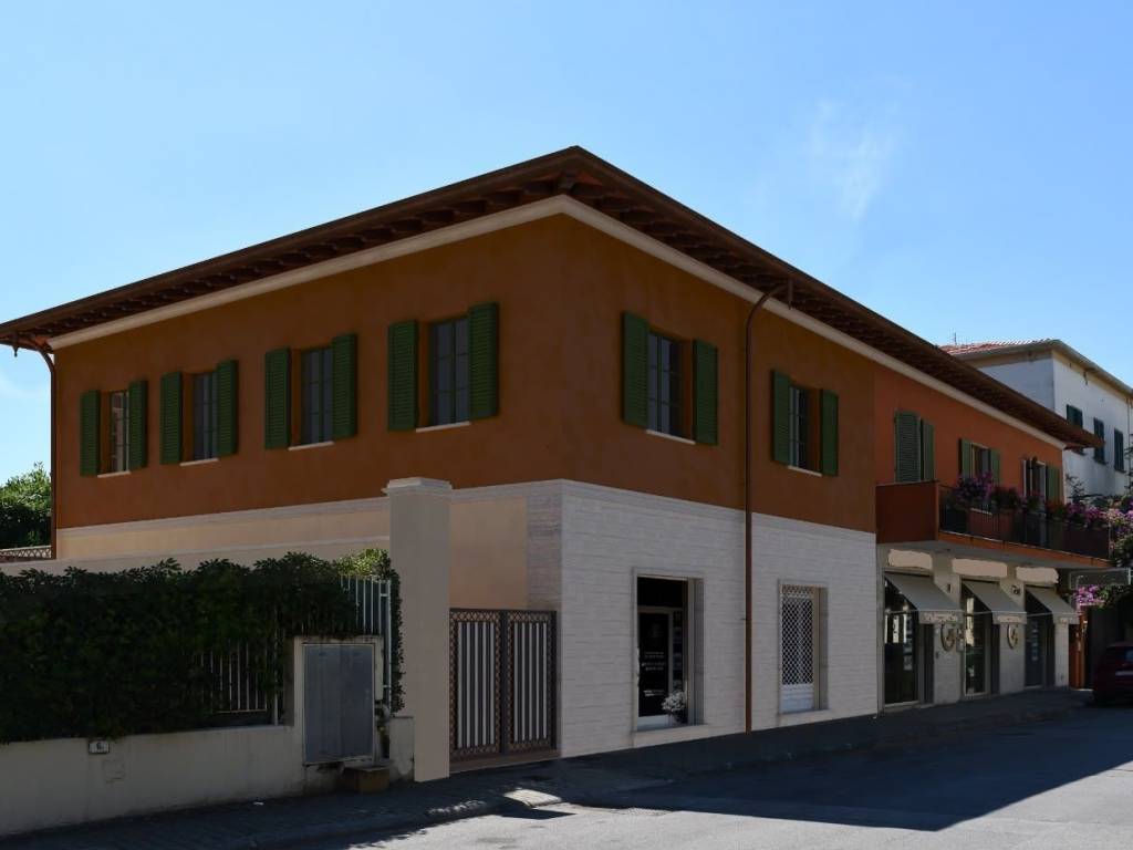 casa indipendente in vendita a Forte dei Marmi in zona Roma Imperiale