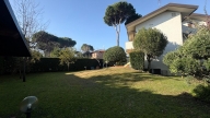 casa indipendente in vendita a Forte dei Marmi in zona Vittoria Apuana