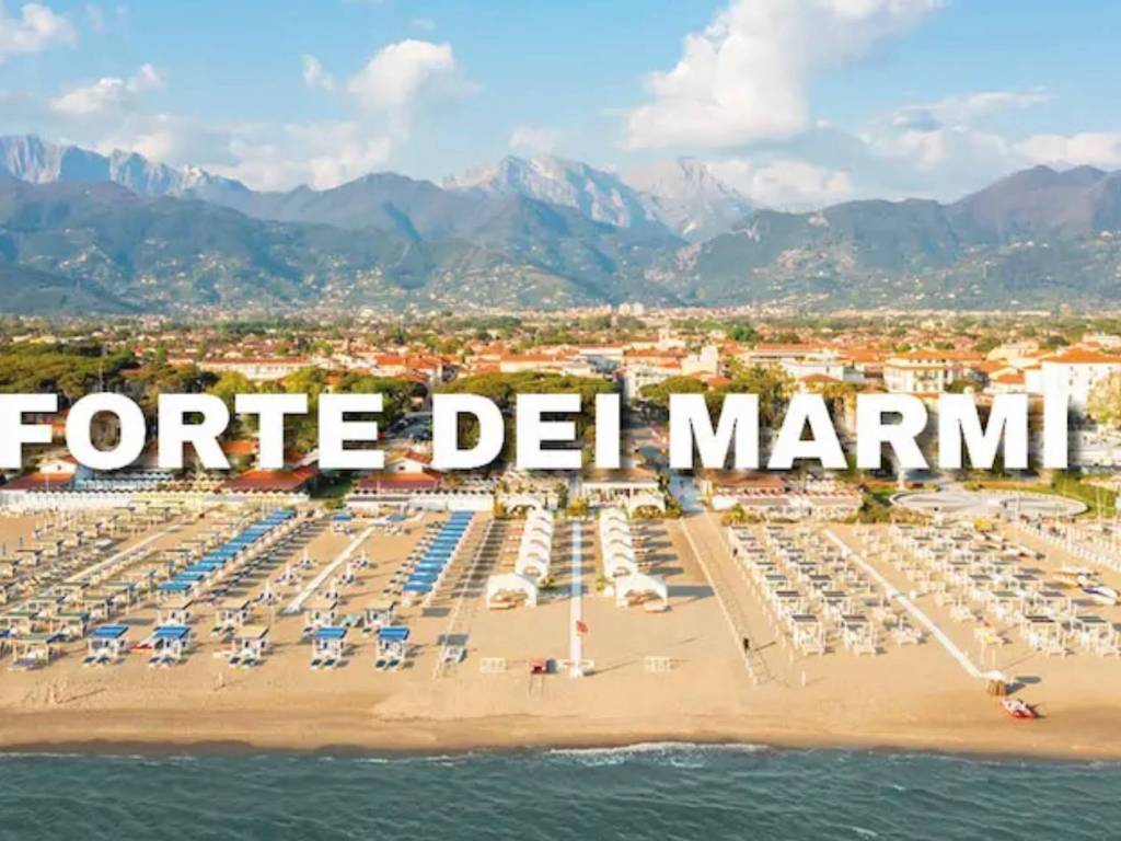 casa indipendente in vendita a Forte dei Marmi in zona Vittoria Apuana