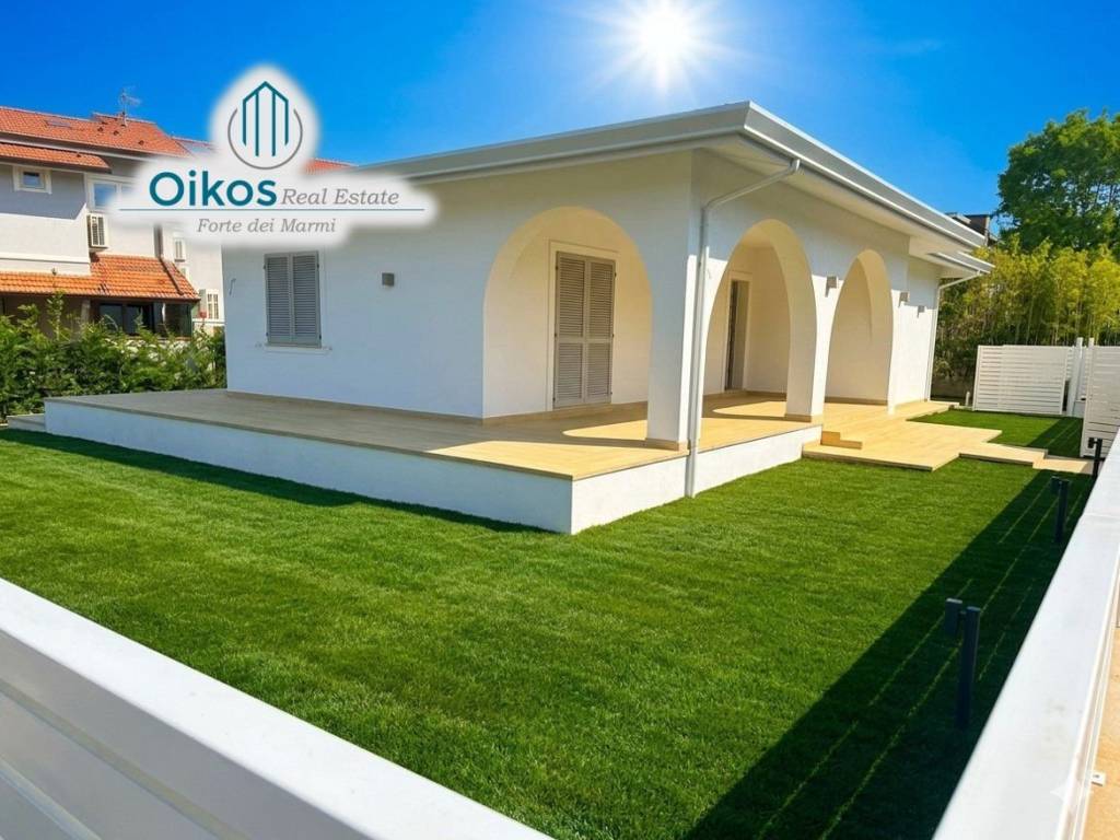 casa indipendente in vendita a Forte dei Marmi in zona Vittoria Apuana