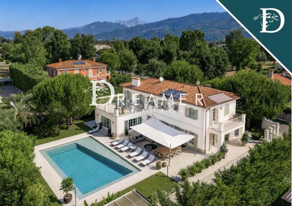 casa indipendente in vendita a Forte dei Marmi in zona Vittoria Apuana