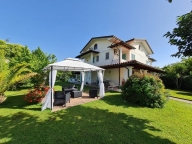 casa indipendente in vendita a Forte dei Marmi in zona Vittoria Apuana