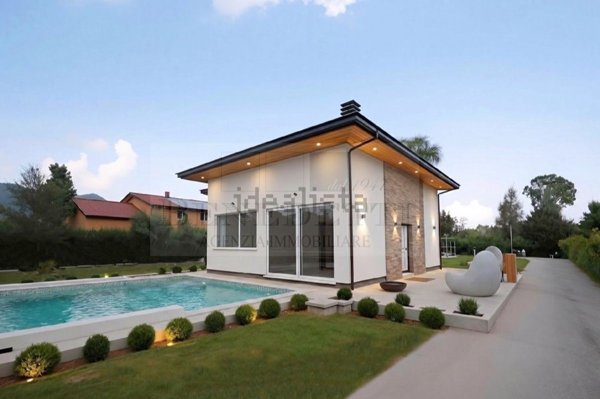 casa indipendente in vendita a Forte dei Marmi