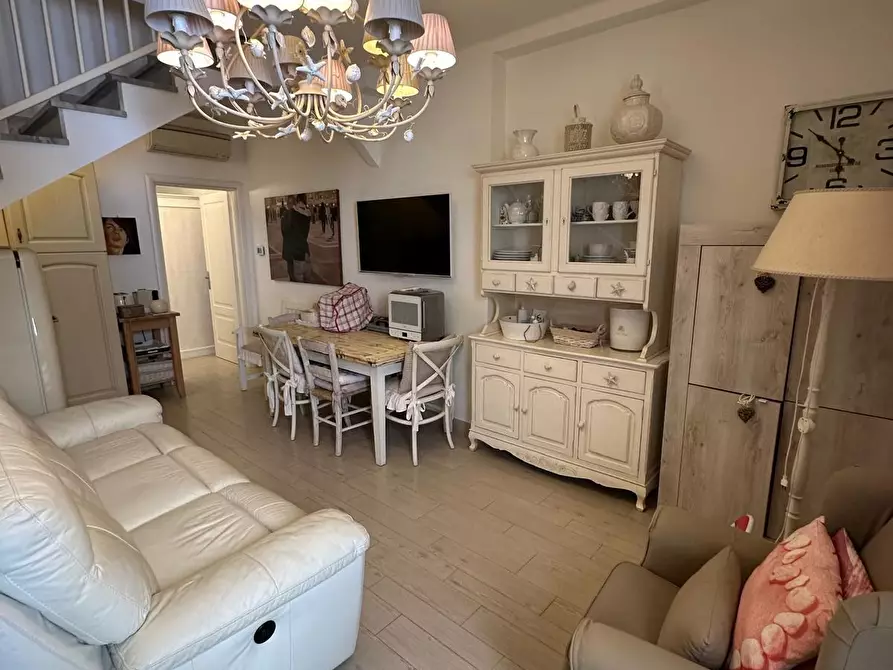 casa indipendente in vendita a Forte dei Marmi in zona Vittoria Apuana