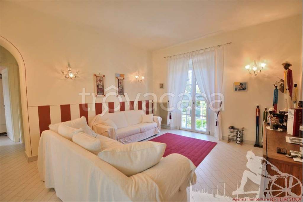 appartamento in vendita a Forte dei Marmi in zona Vaiana