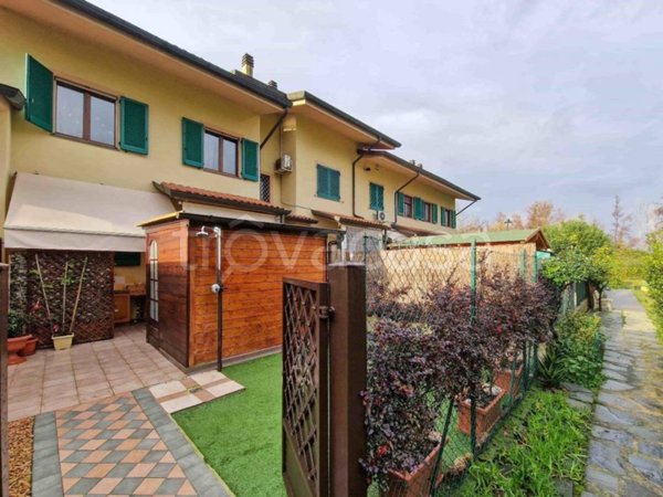 casa indipendente in vendita a Forte dei Marmi in zona Vaiana