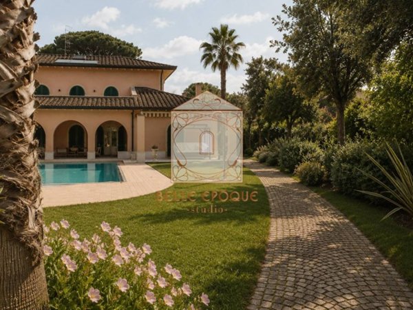 casa indipendente in vendita a Forte dei Marmi in zona Vittoria Apuana