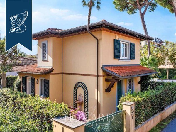 casa indipendente in vendita a Forte dei Marmi in zona Vittoria Apuana