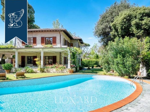 casa indipendente in vendita a Forte dei Marmi in zona Roma Imperiale