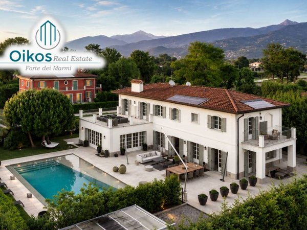 casa indipendente in vendita a Forte dei Marmi in zona Vittoria Apuana