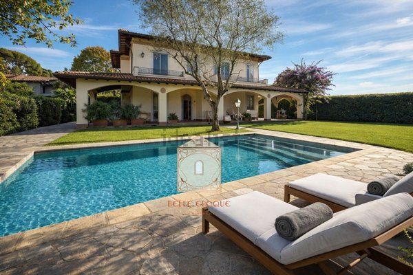 casa indipendente in vendita a Forte dei Marmi in zona Vittoria Apuana